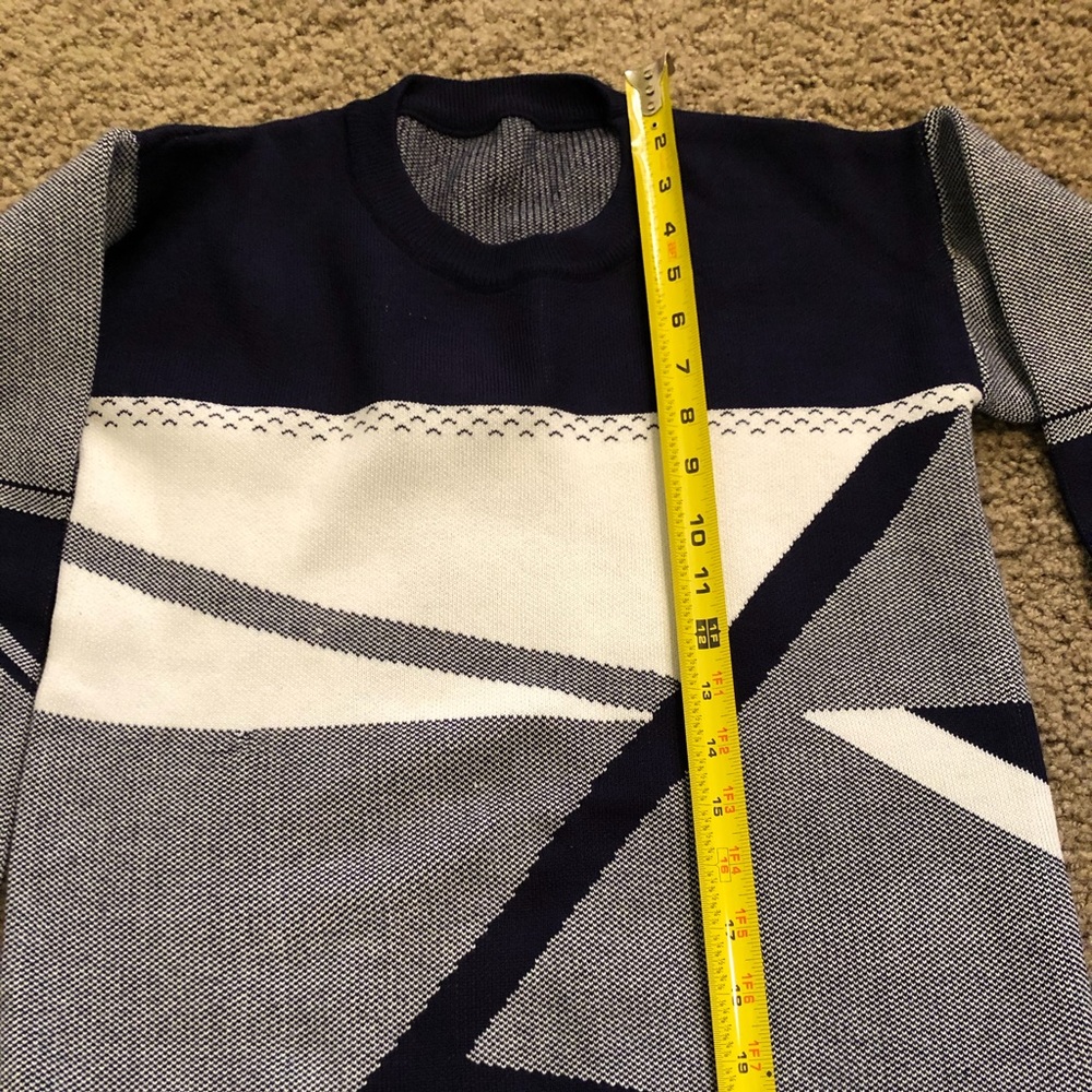Geometric pattern sweater. - Picture 8 of 8